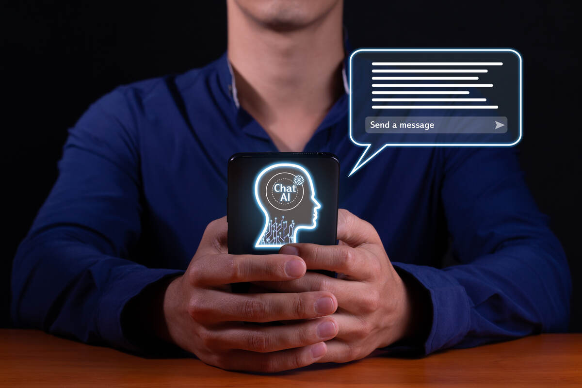 Human-AI Interaction: Chatting with Intelligent Virtual Assistant on Smartphone. 