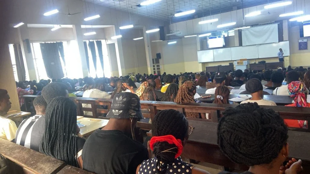 Here’s a pic of a level 100 class at a Ghanaian university.